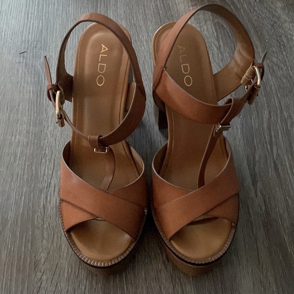 Aldo chestnut colored heels - Picture 1 of 4